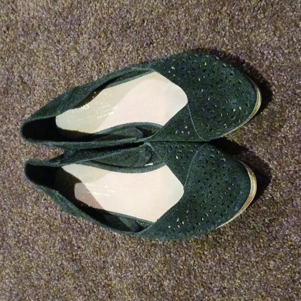 Tom's jutti shoes.